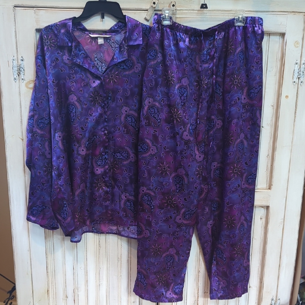 Cacique, Purple Paisley, Long Sleeve And Pants Pajama Set. Size 18/20